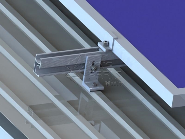 Крепление для багажника на крыше с солнечной панелью