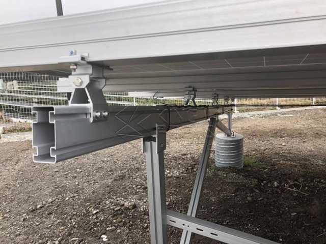 Алюминиевое крепление к земле